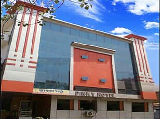 https://imgcld.yatra.com/ytimages/image/upload/t_hotel_yatra_city_desktop/v1464491242/Domestic Hotels/Hotels_Dausa/Pinky Hotel/HO_MHRVM8.jpg